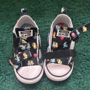 Converse Toddler x Bluey Chuck Taylor All Star 2V Sneaker size 10